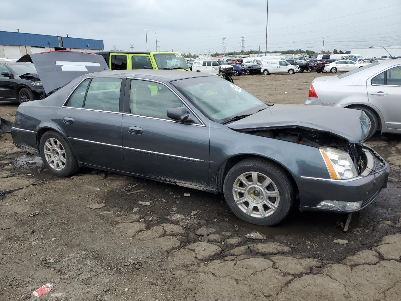 2011 CADILLAC DTS