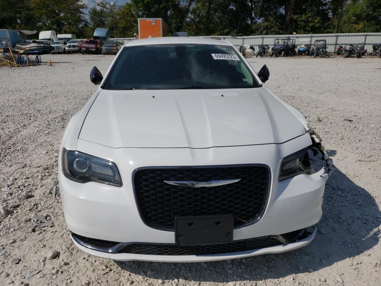 2018 CHRYSLER 300
