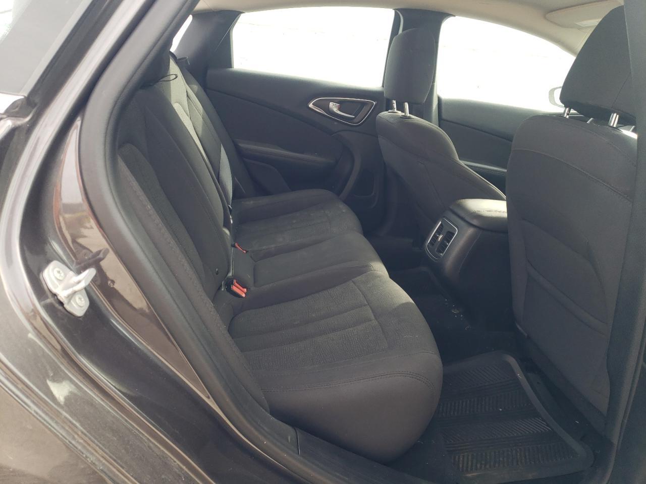 2016 CHRYSLER 200