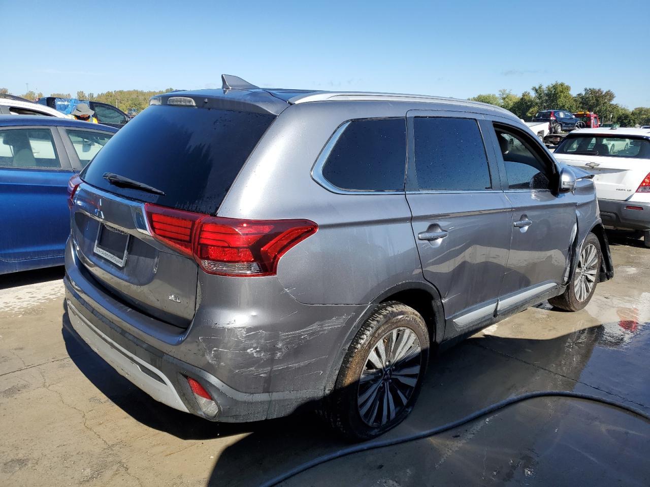 2020 MITSUBISHI outlander