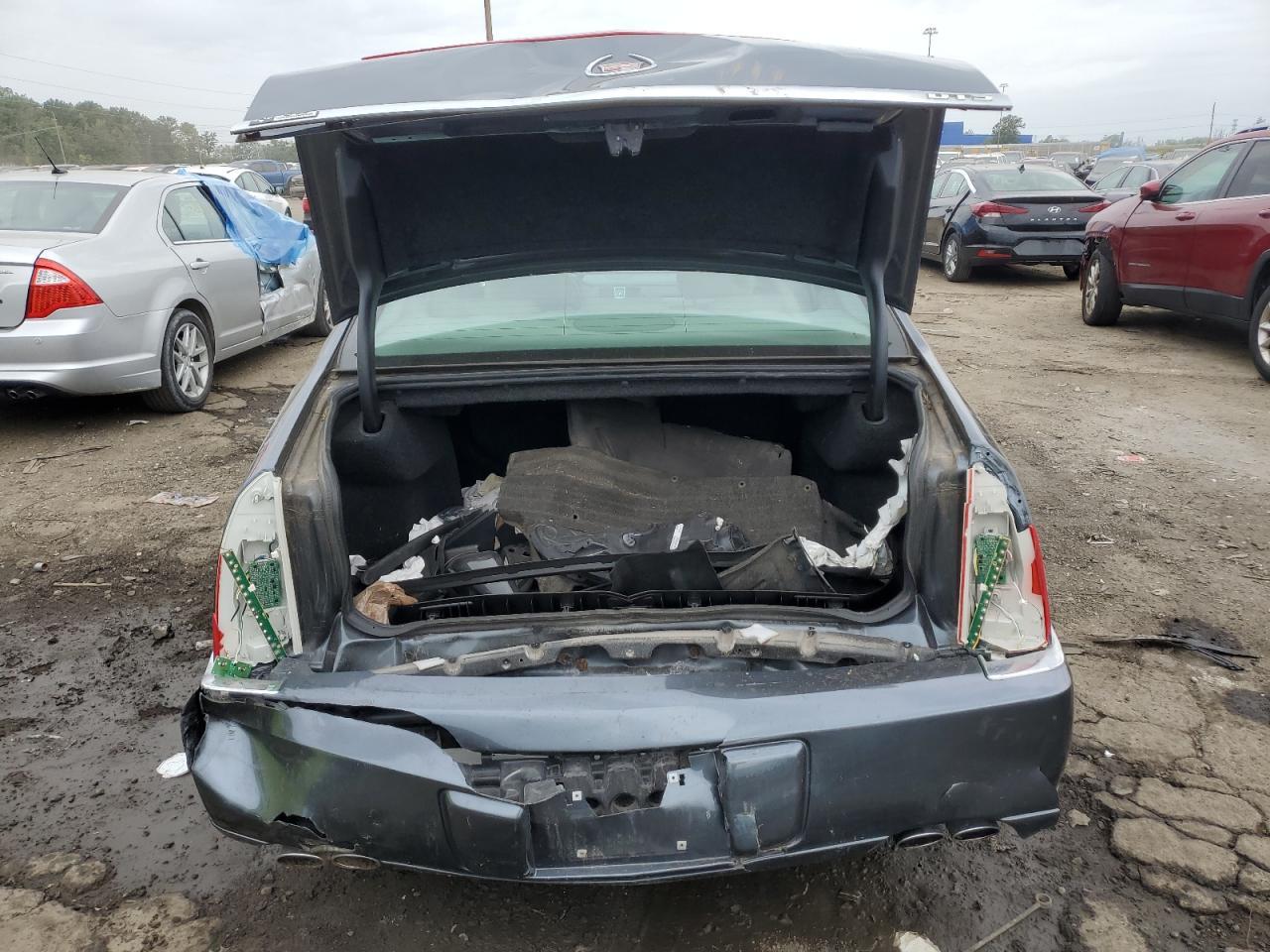 2011 CADILLAC DTS