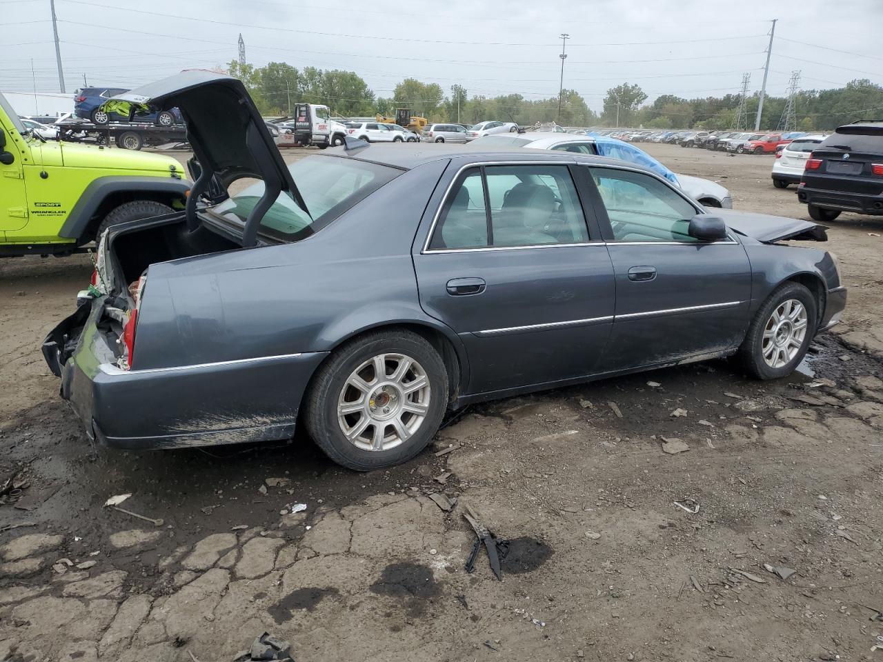 2011 CADILLAC DTS