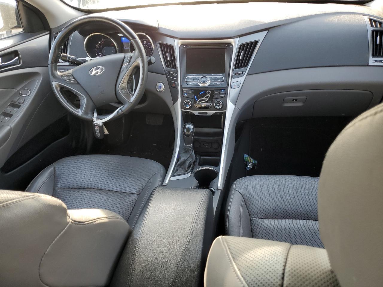 2011 HYUNDAI SONATA