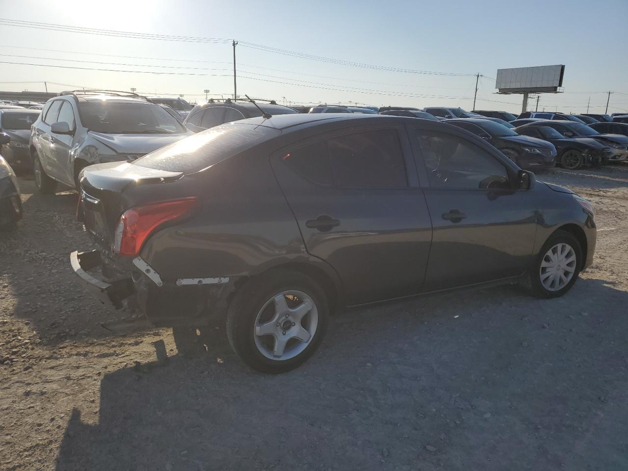 2015 NISSAN VERSA
