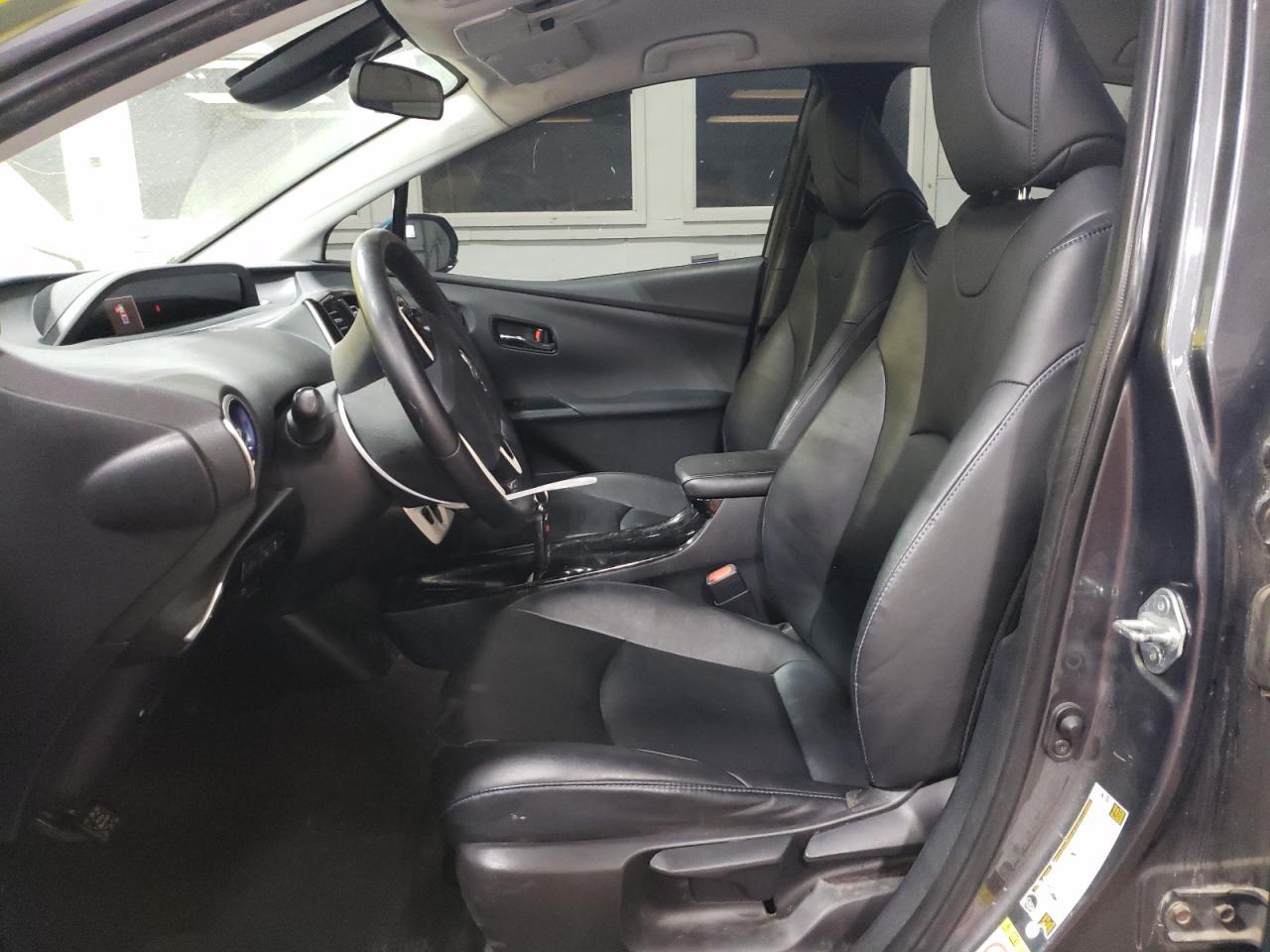 2017 TOYOTA PRIUS