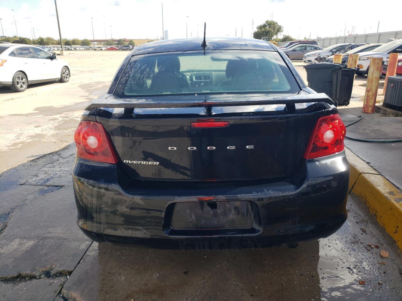 2013 DODGE Avenger