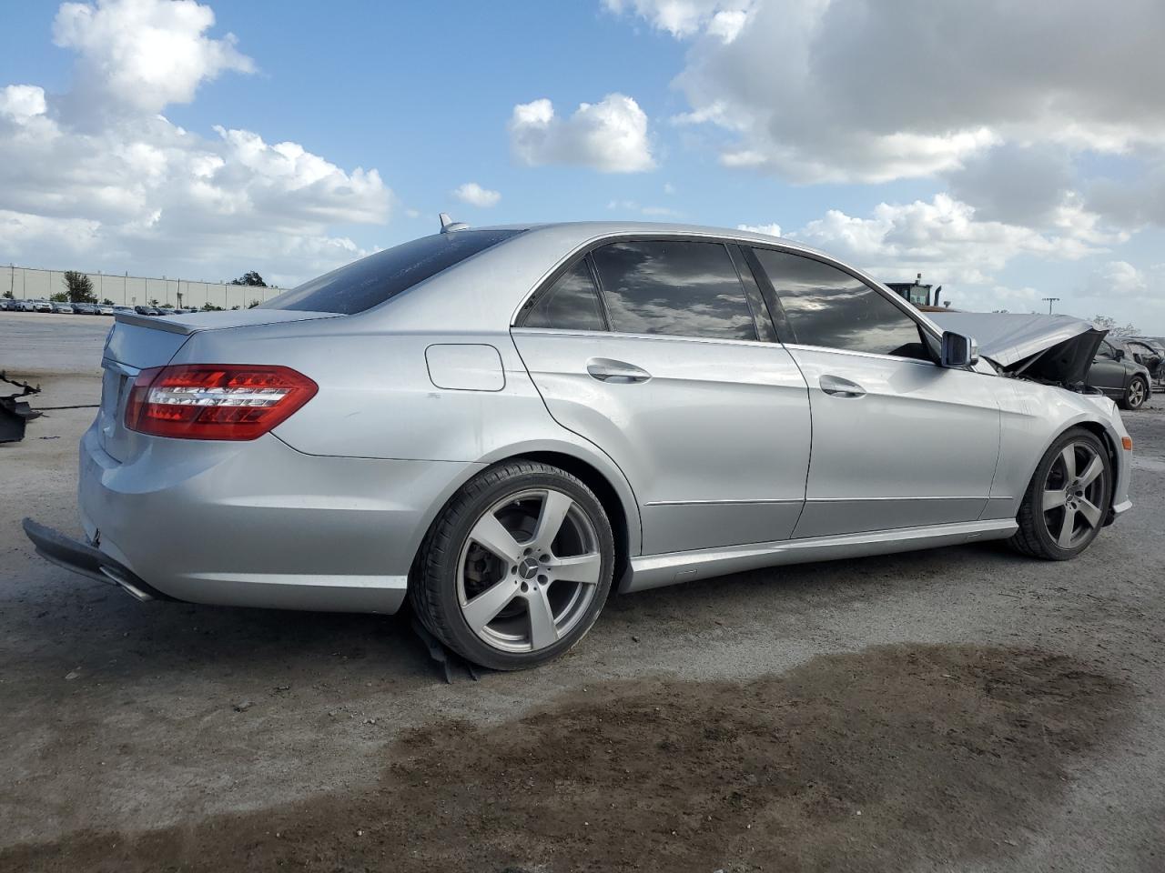 2011 MERCEDES-BENZ E-Class