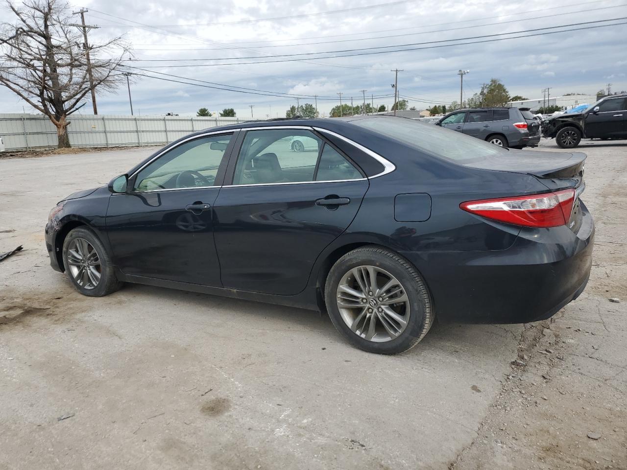 2016 TOYOTA CAMRY