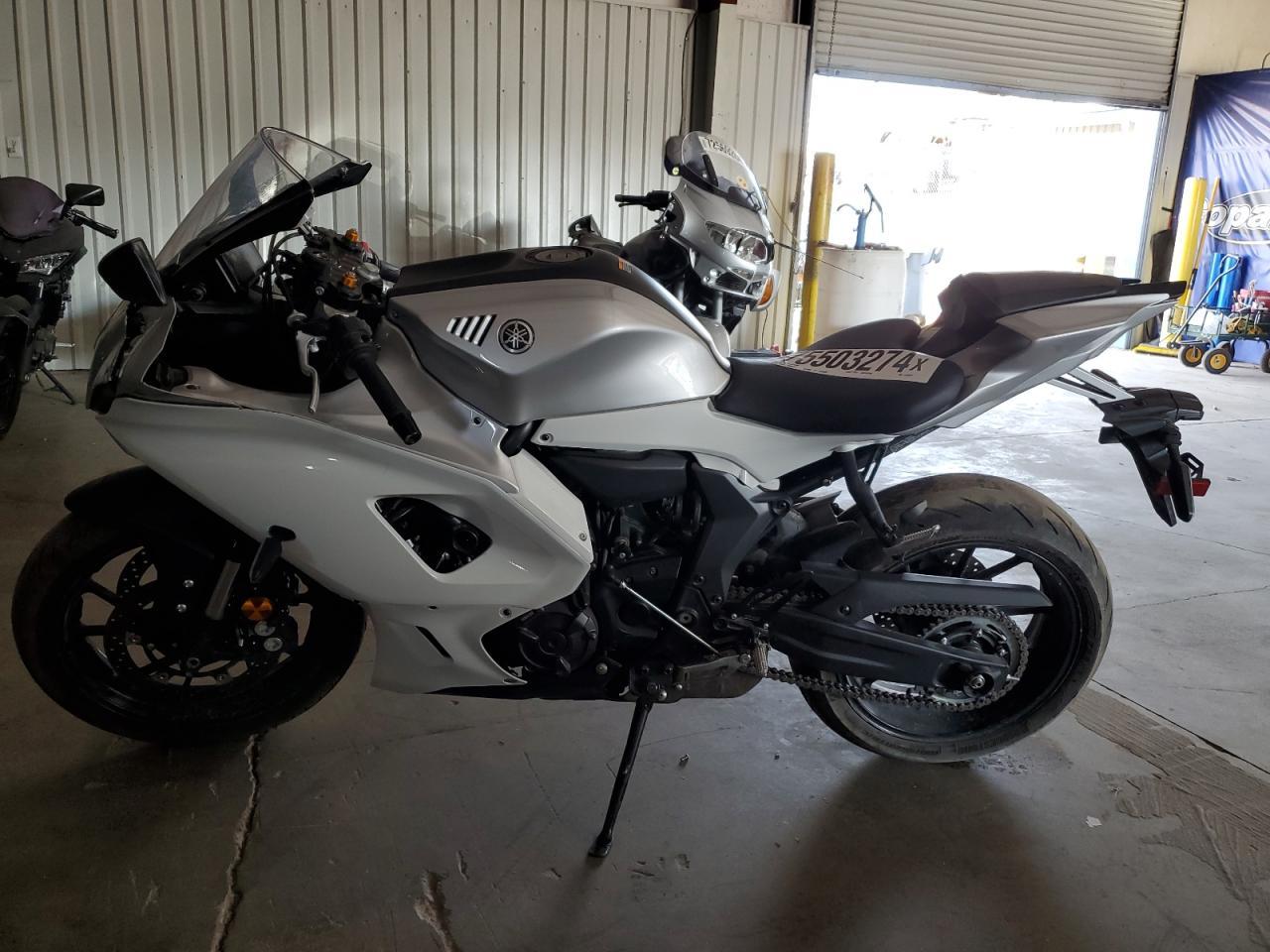 2024 YAMAHA YZFR7