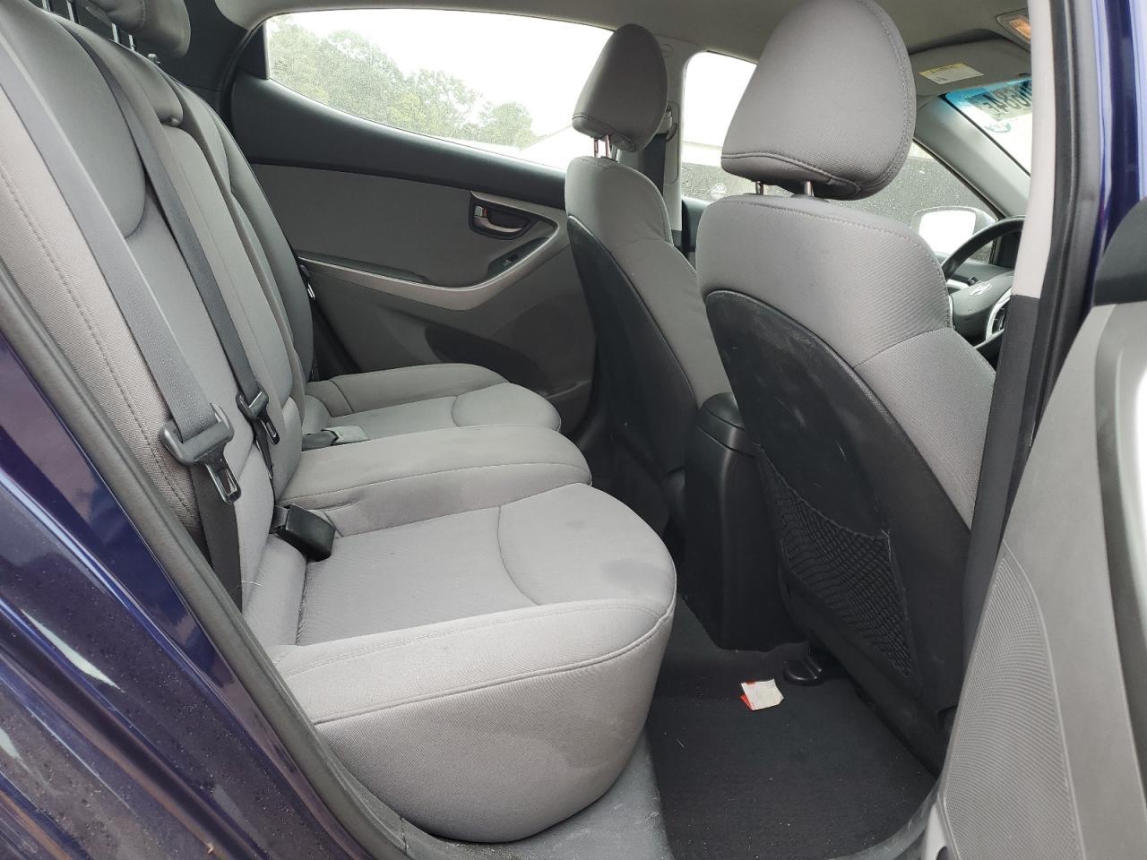 2012 HYUNDAI ELANTRA