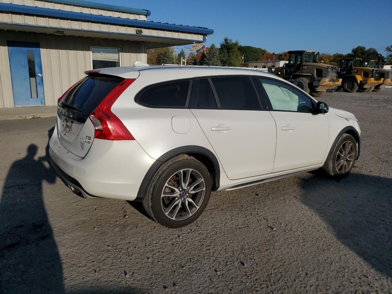 2016 VOLVO V60