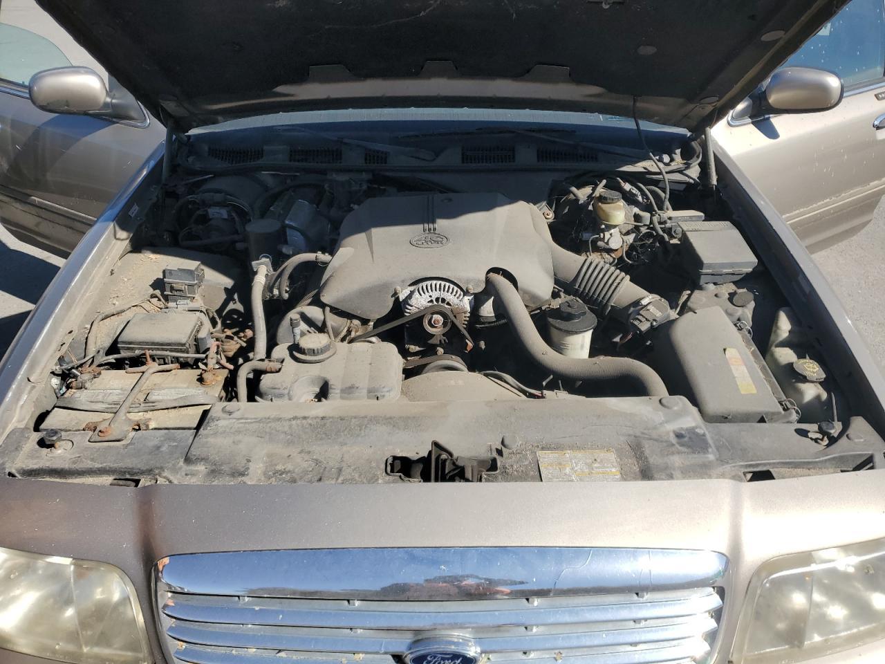 2002 FORD Crown Victoria