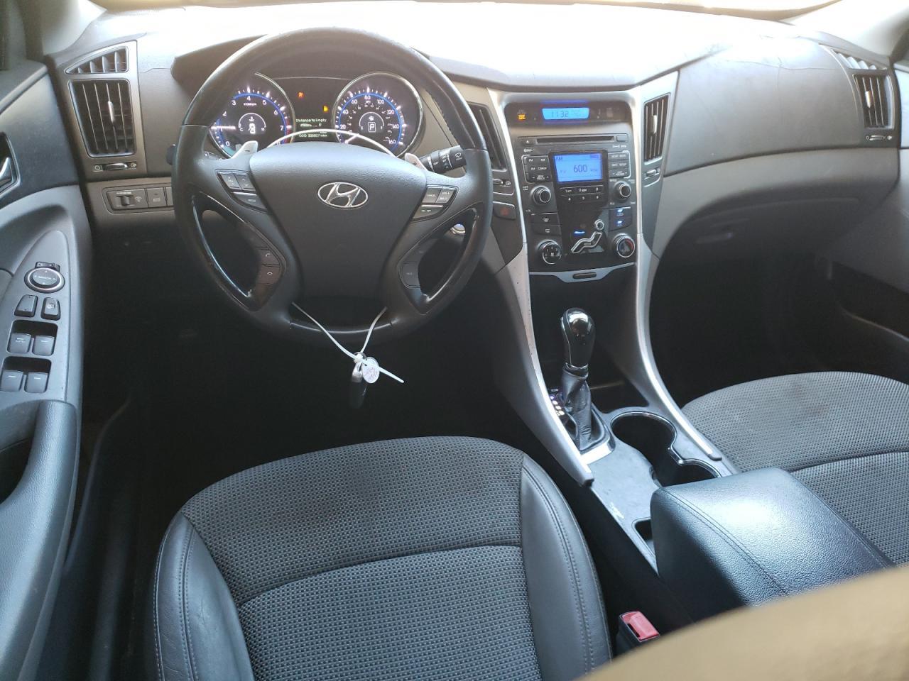 2011 HYUNDAI SONATA