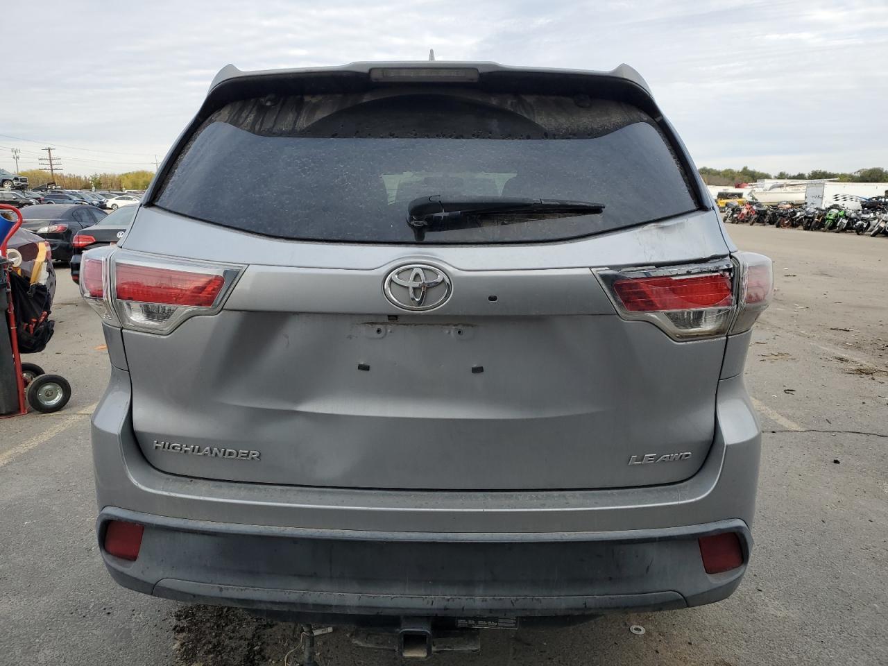 2016 TOYOTA HIGHLANDER