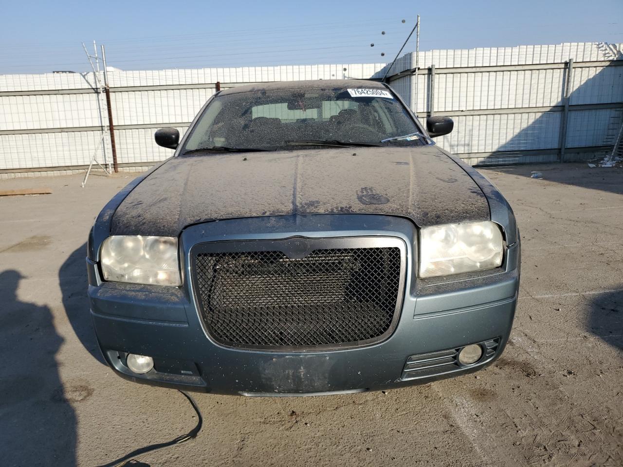 2005 CHRYSLER 300