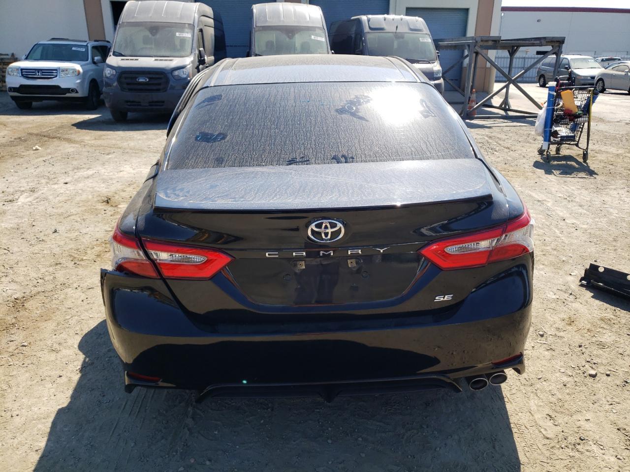2018 TOYOTA CAMRY