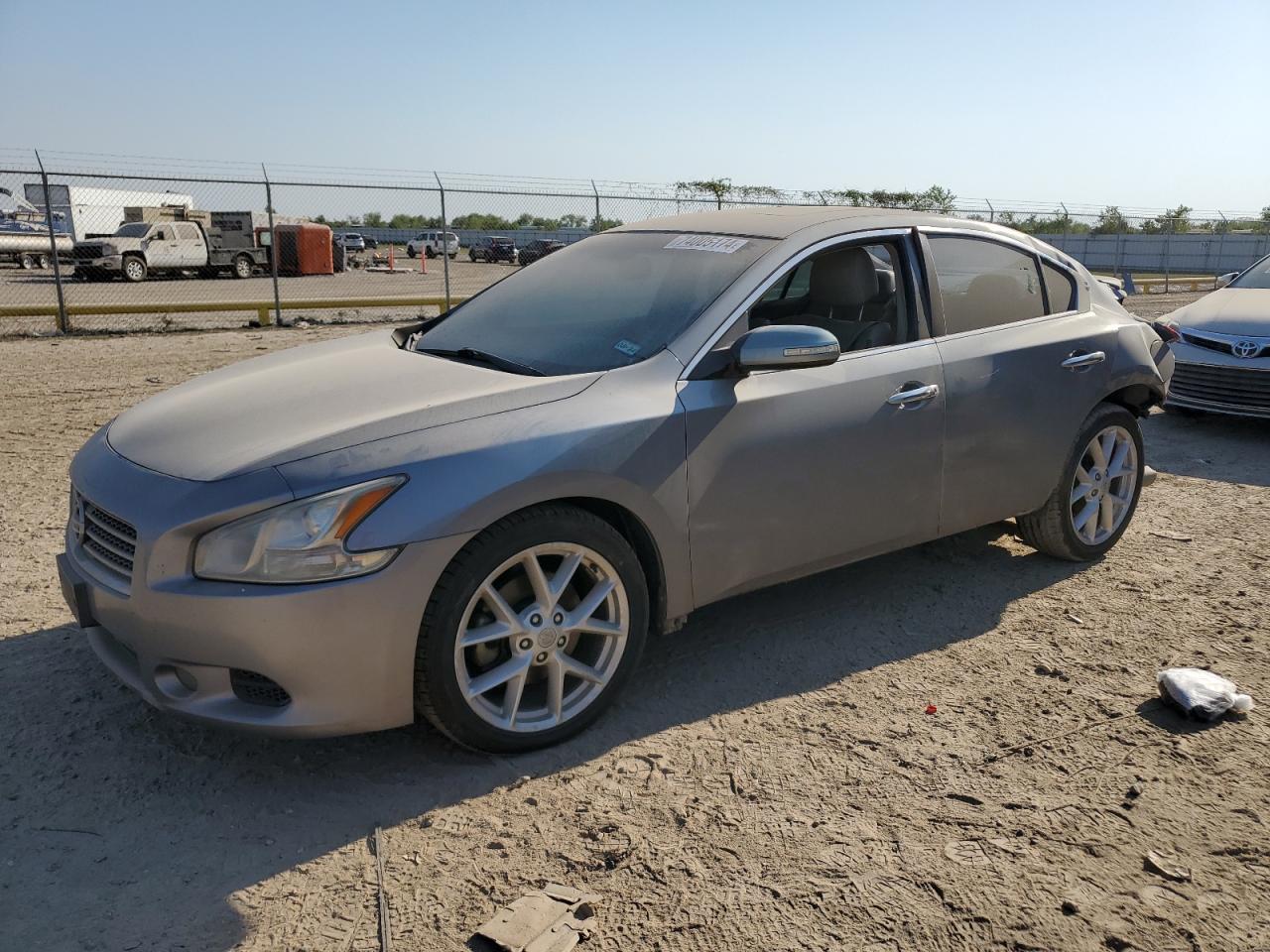 2009 NISSAN Maxima