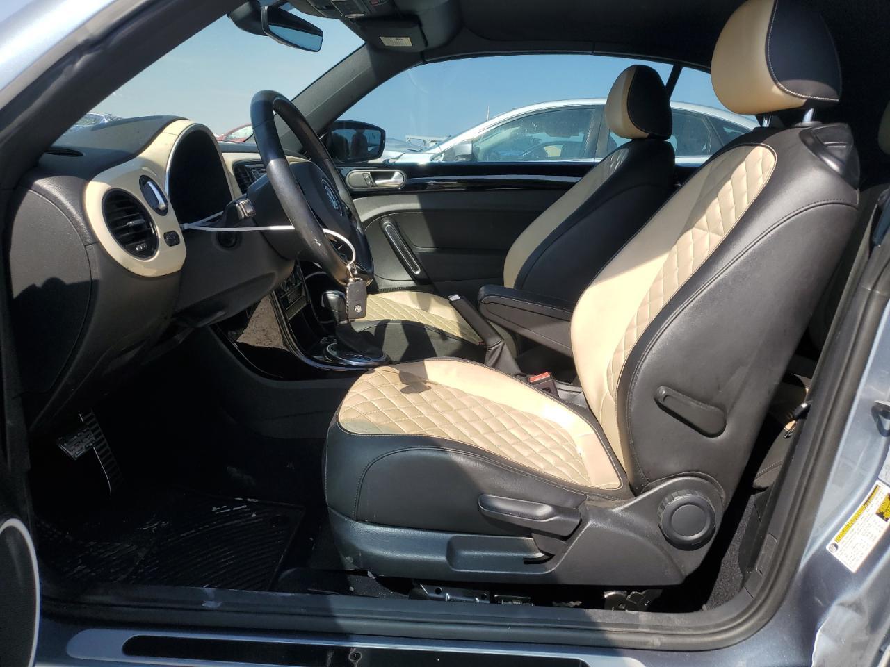 2019 VOLKSWAGEN Beetle