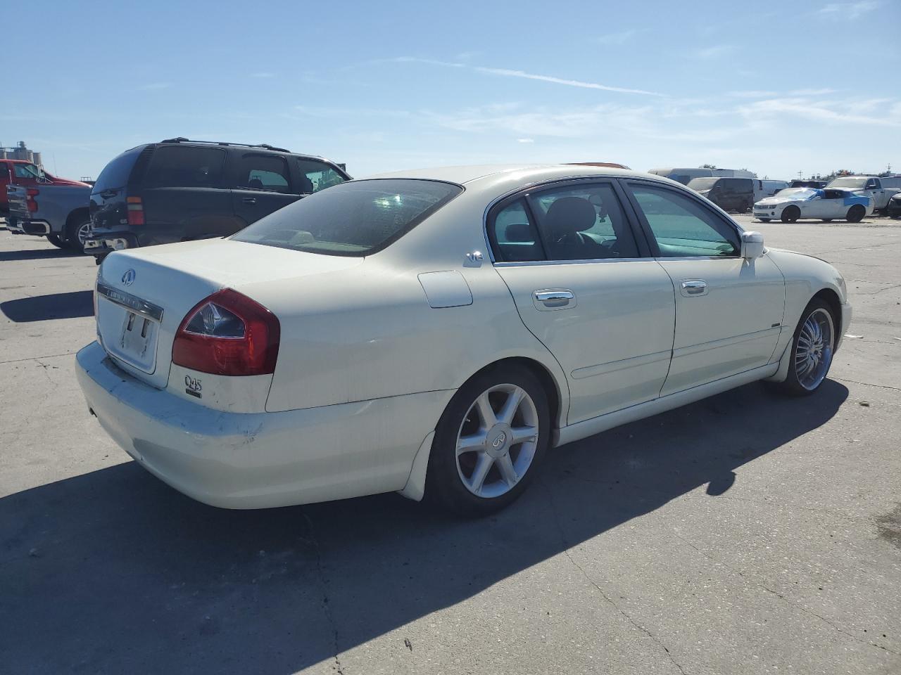 2002 INFINITI Q45