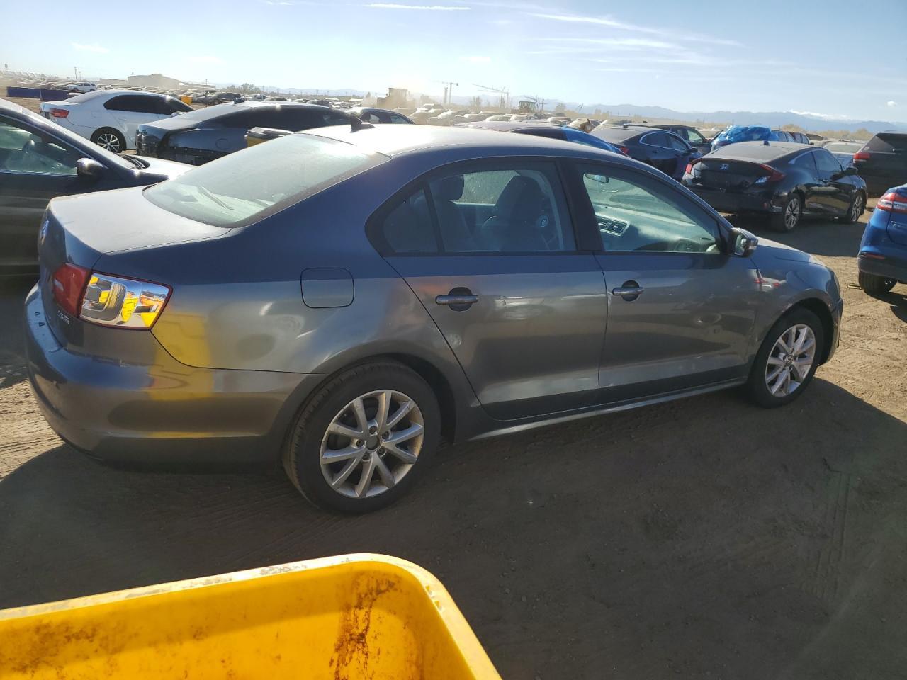 2011 VOLKSWAGEN JETTA