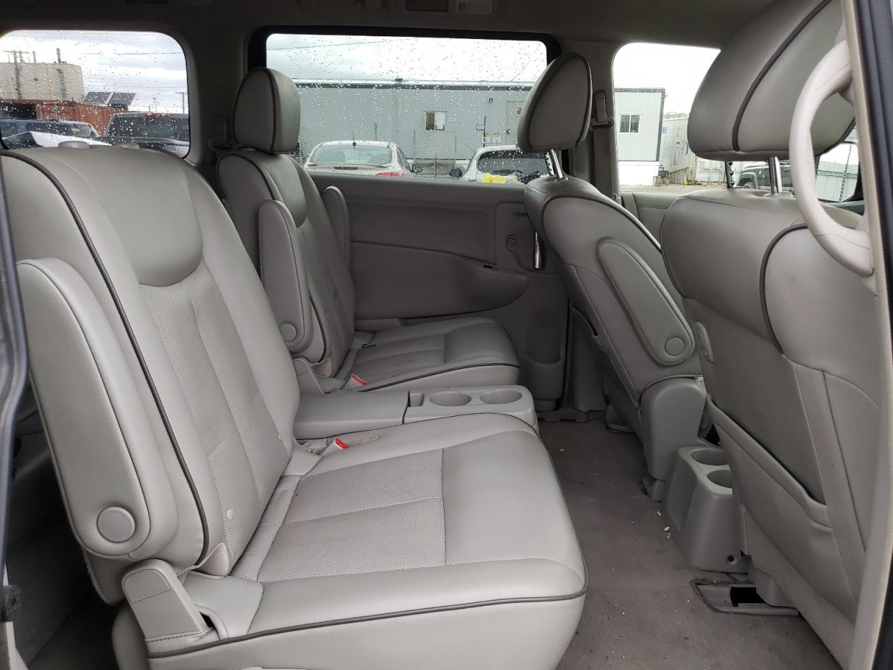 2015 NISSAN Quest