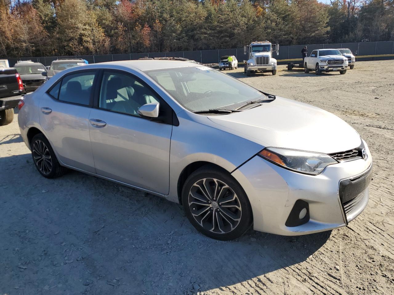 2016 TOYOTA COROLLA