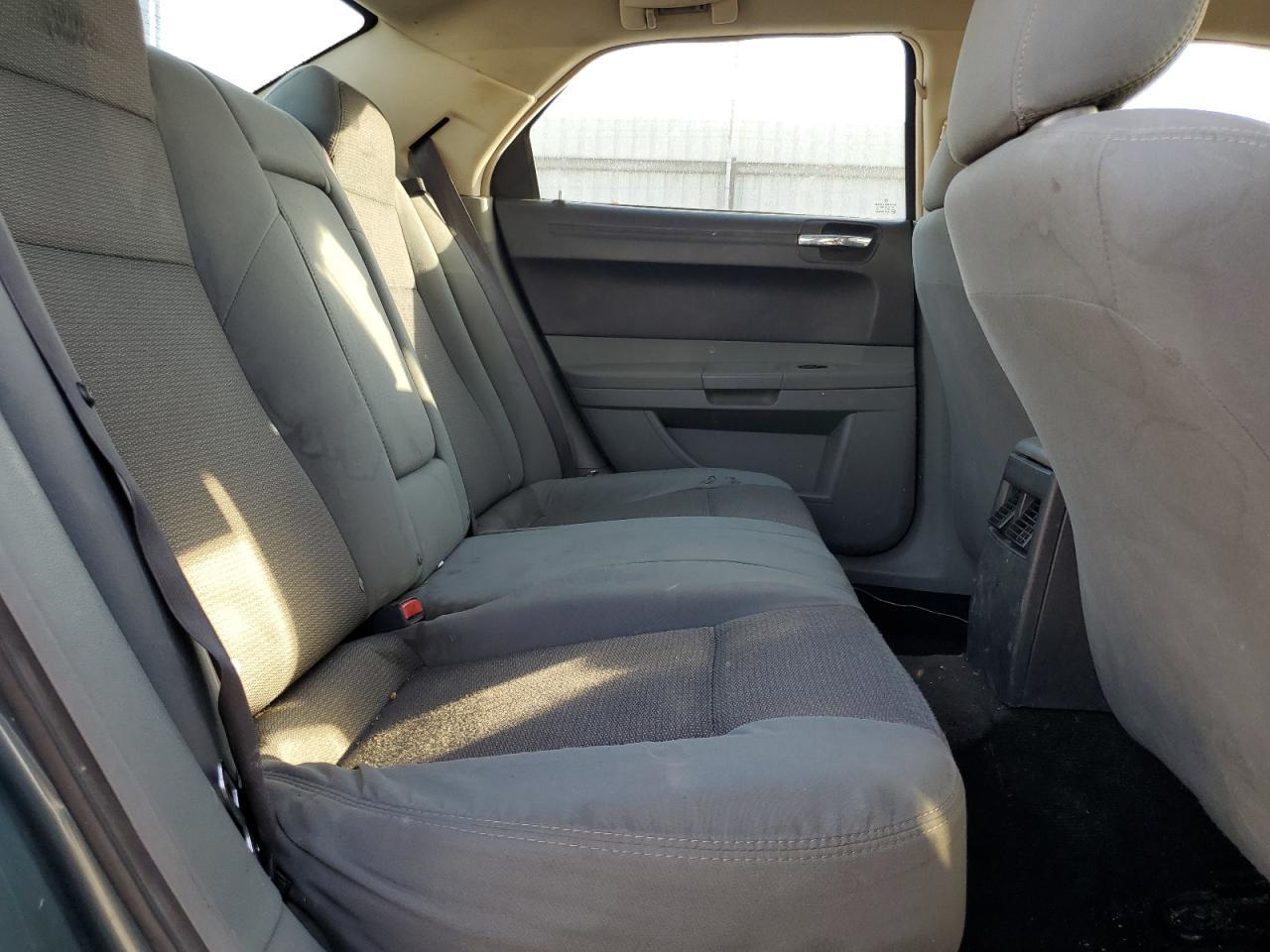 2005 CHRYSLER 300