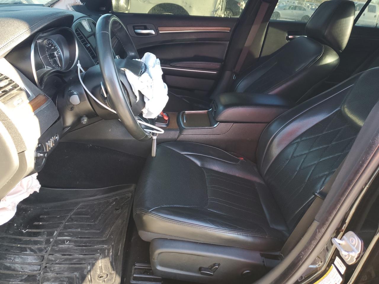 2019 CHRYSLER 300