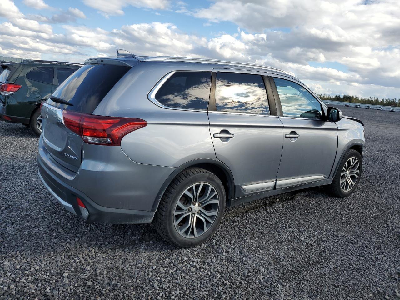 2017 MITSUBISHI outlander