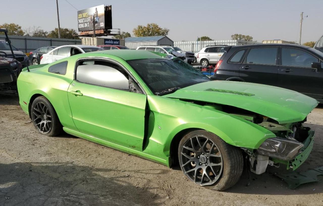 2013 FORD MUSTANG