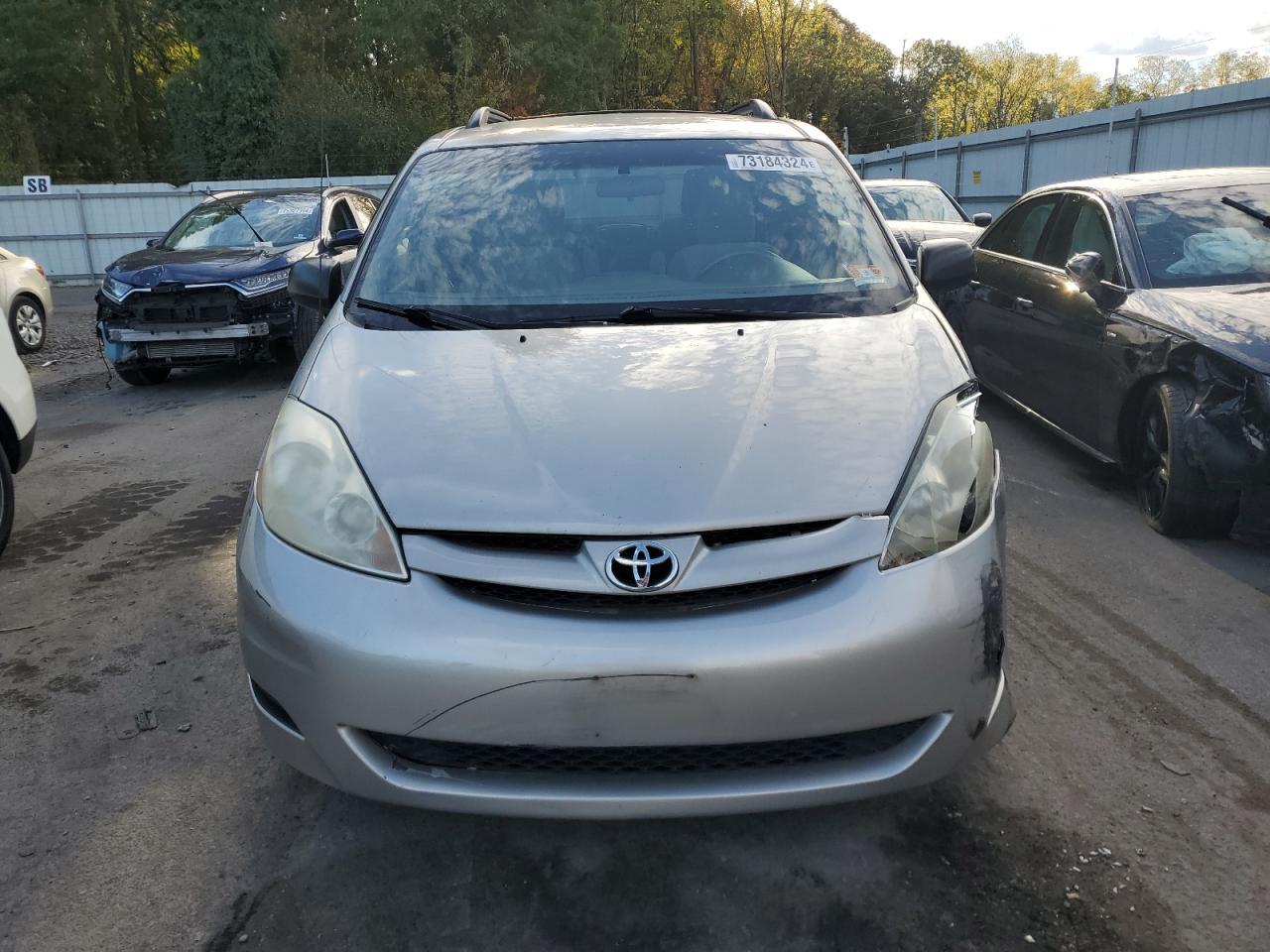 2009 TOYOTA SIENNA