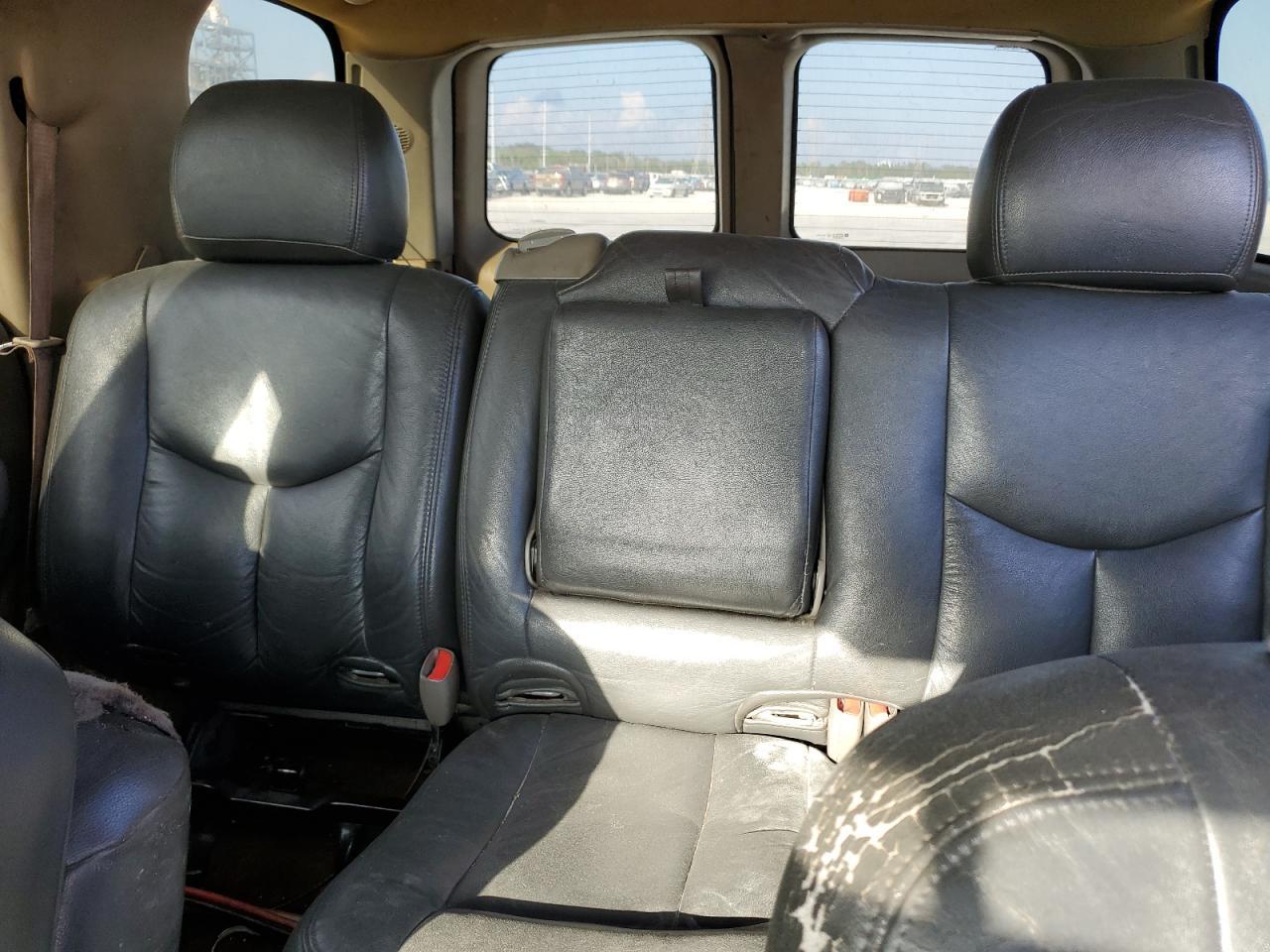 2004 CHEVROLET Tahoe