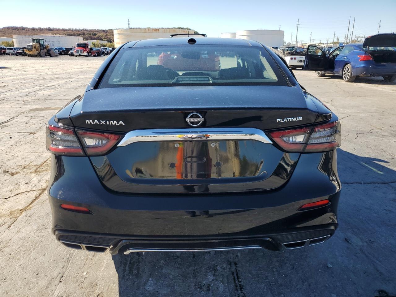 2023 NISSAN Maxima