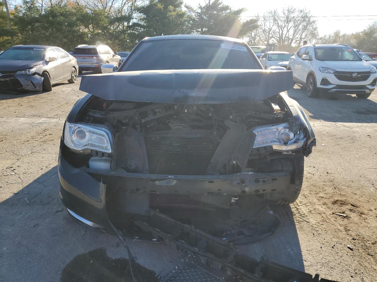 2019 CHRYSLER 300