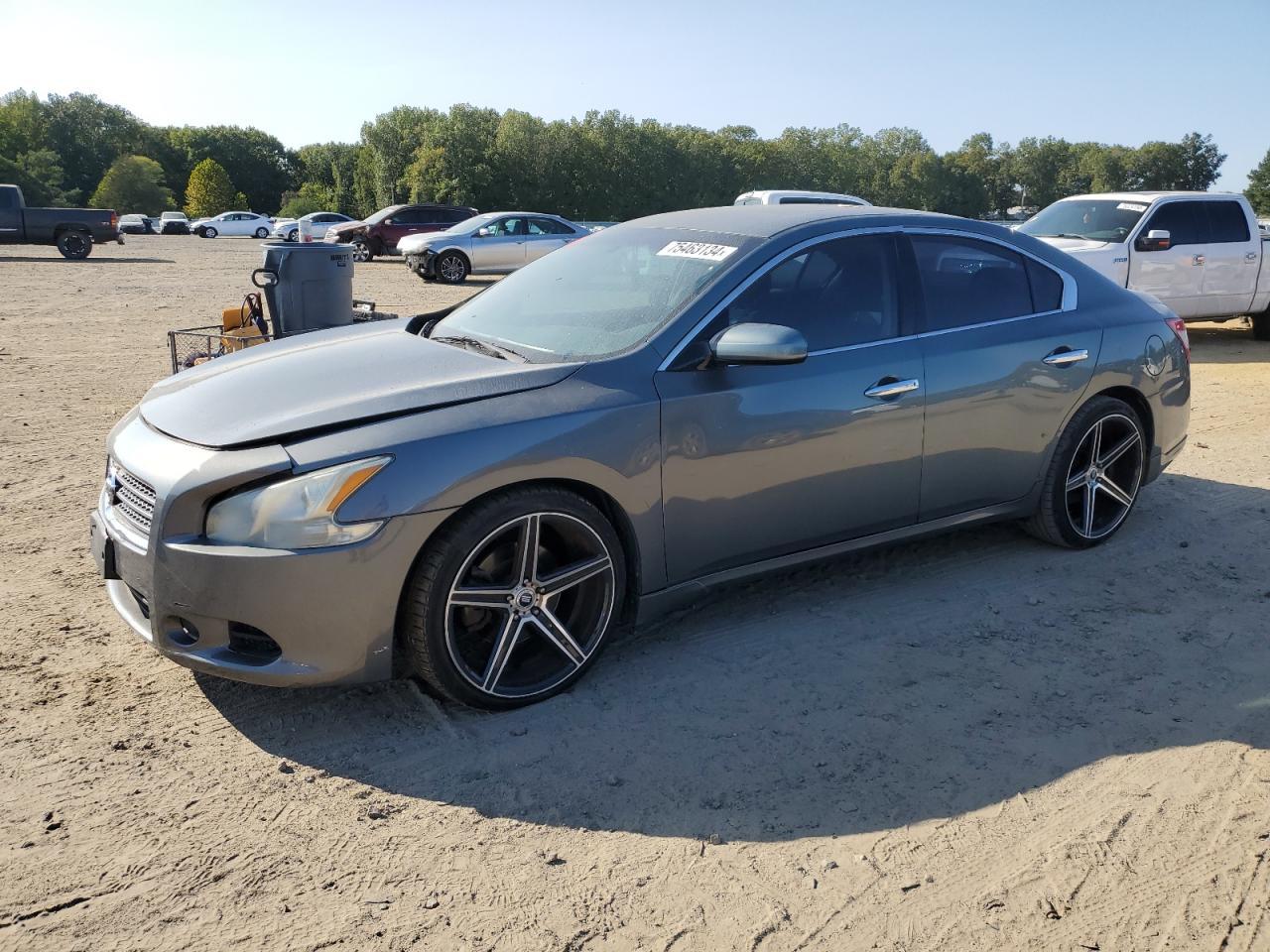 2010 NISSAN Maxima