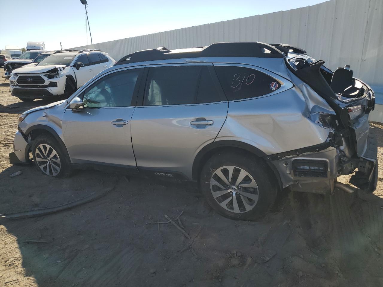2022 SUBARU Outback