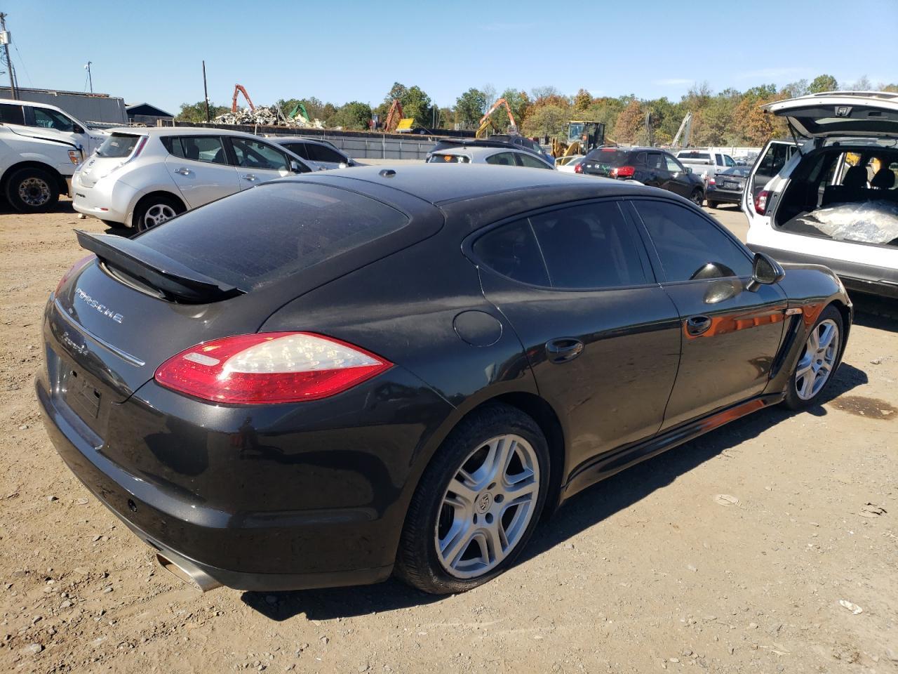 2011 PORSCHE Panamera