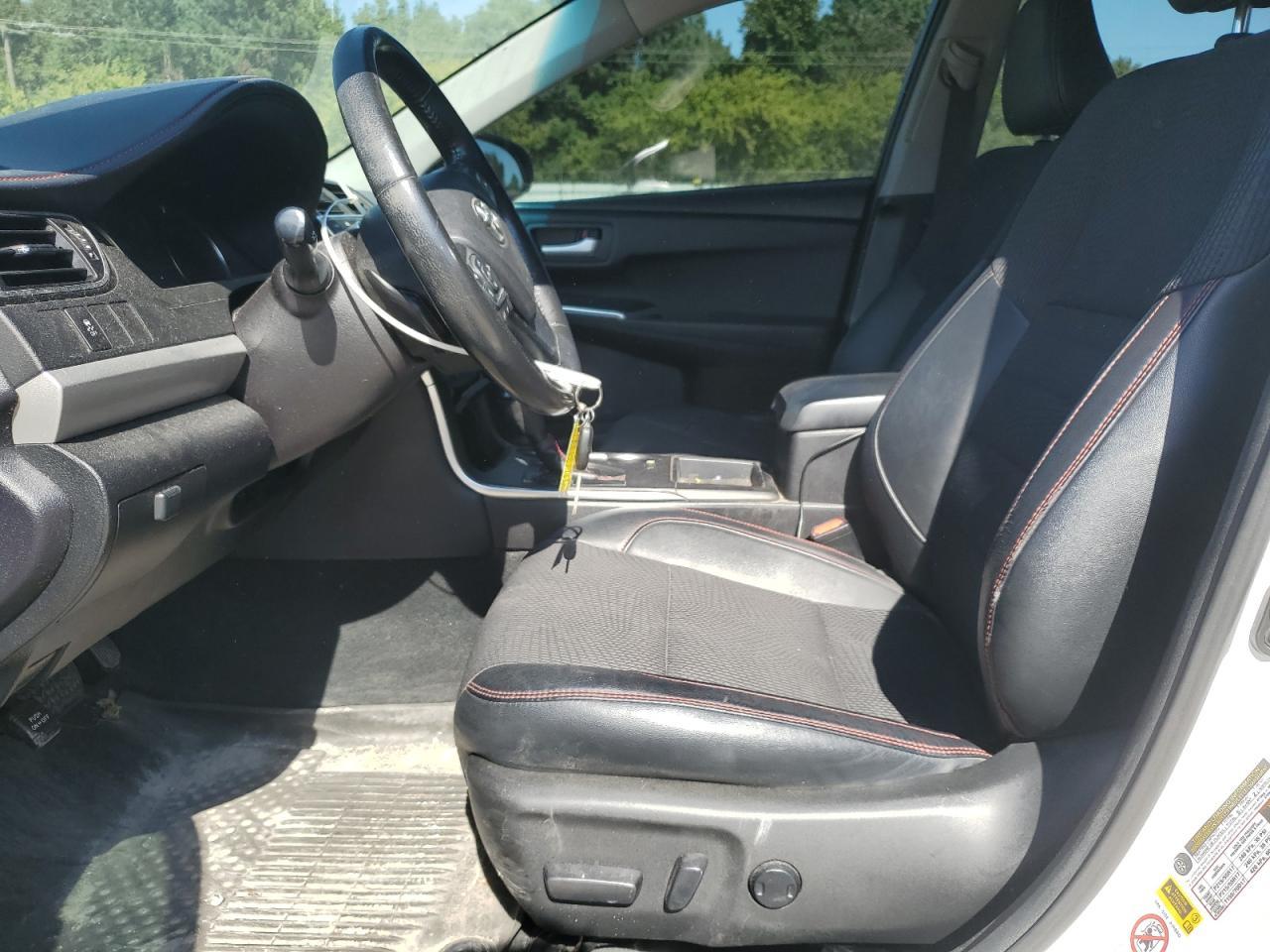 2016 TOYOTA CAMRY