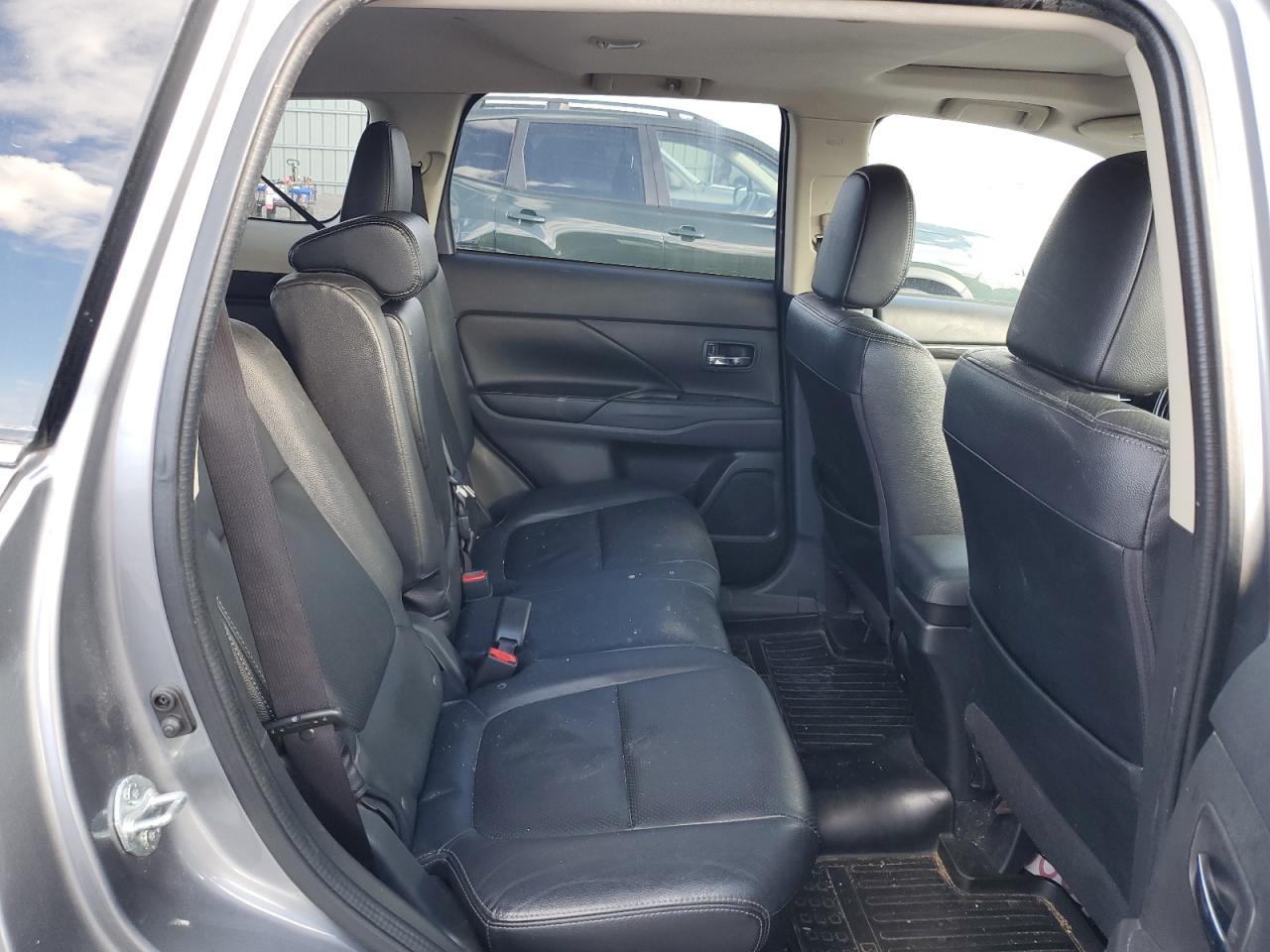 2017 MITSUBISHI outlander