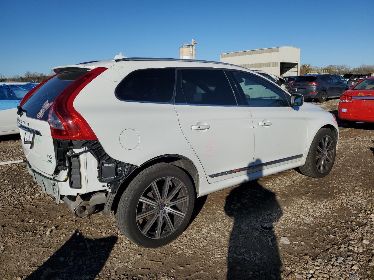 2015 VOLVO XC60