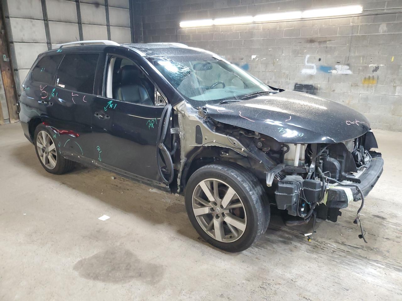 2016 NISSAN PATHFINDER