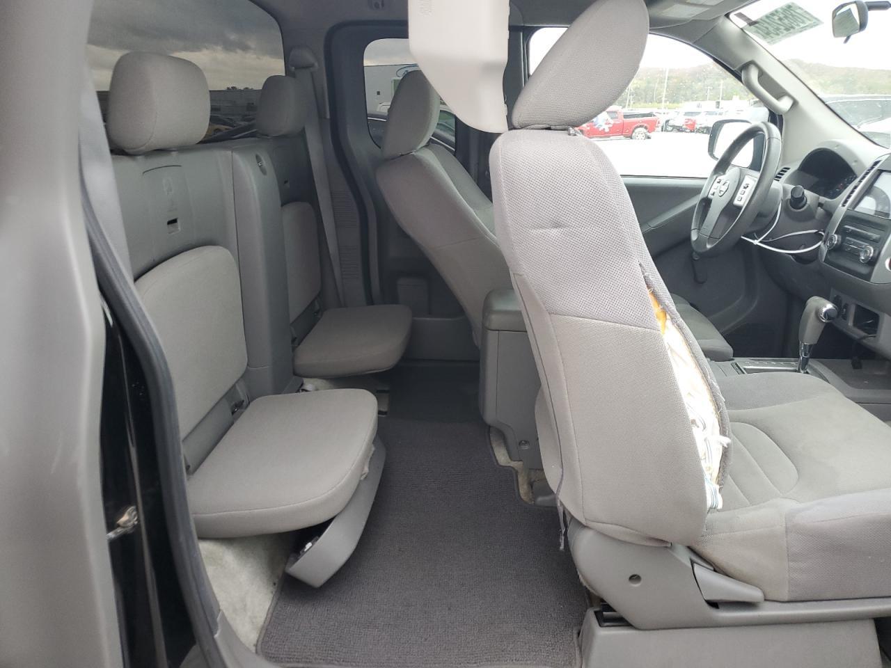 2016 NISSAN Frontier