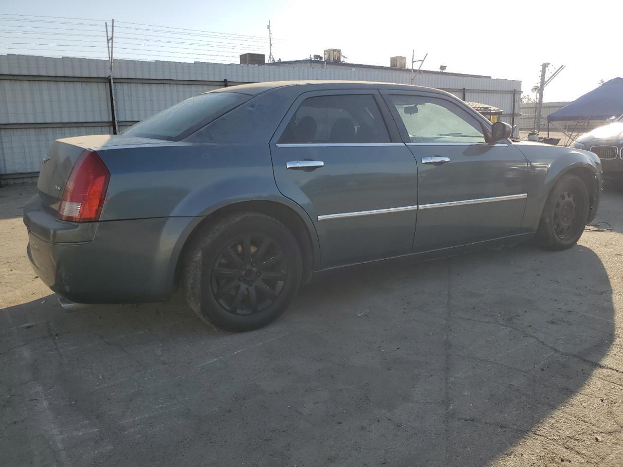 2005 CHRYSLER 300