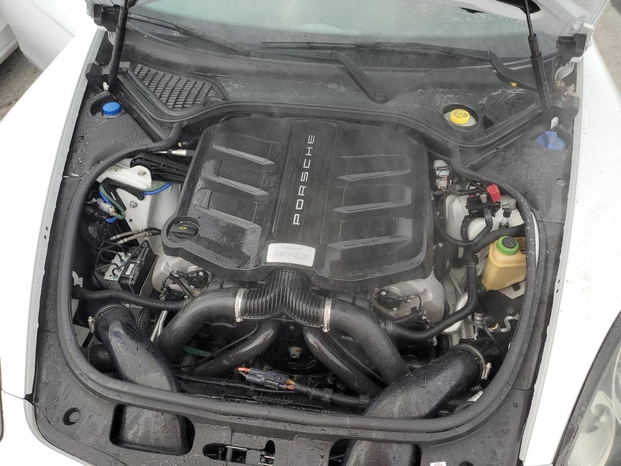 2016 PORSCHE Panamera