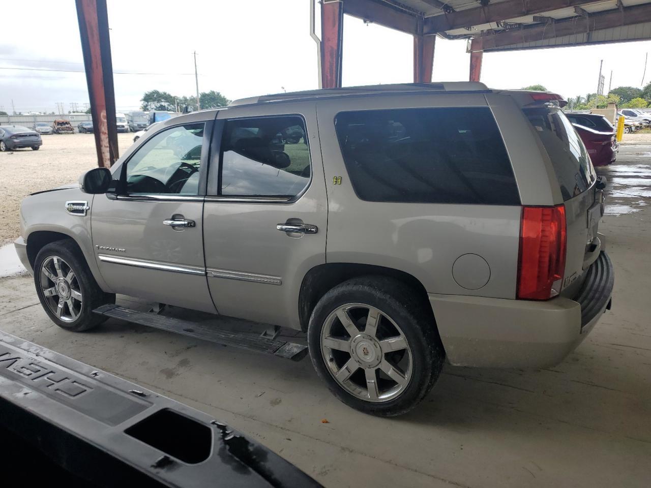 2009 CADILLAC ESCALADE
