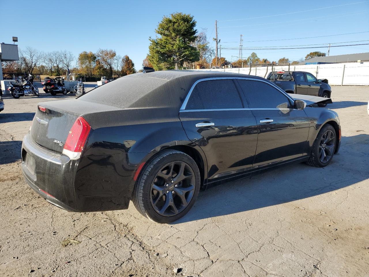 2019 CHRYSLER 300