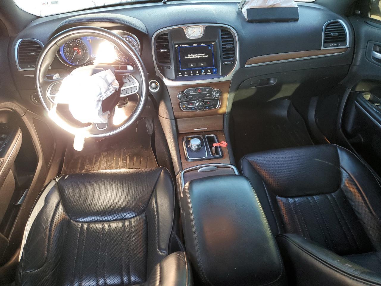 2019 CHRYSLER 300