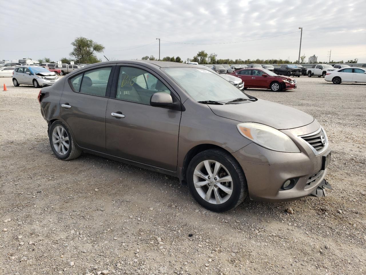 2014 NISSAN VERSA