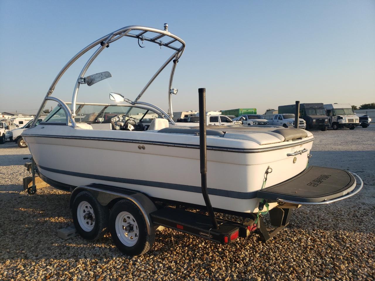2005 BOAT Supra