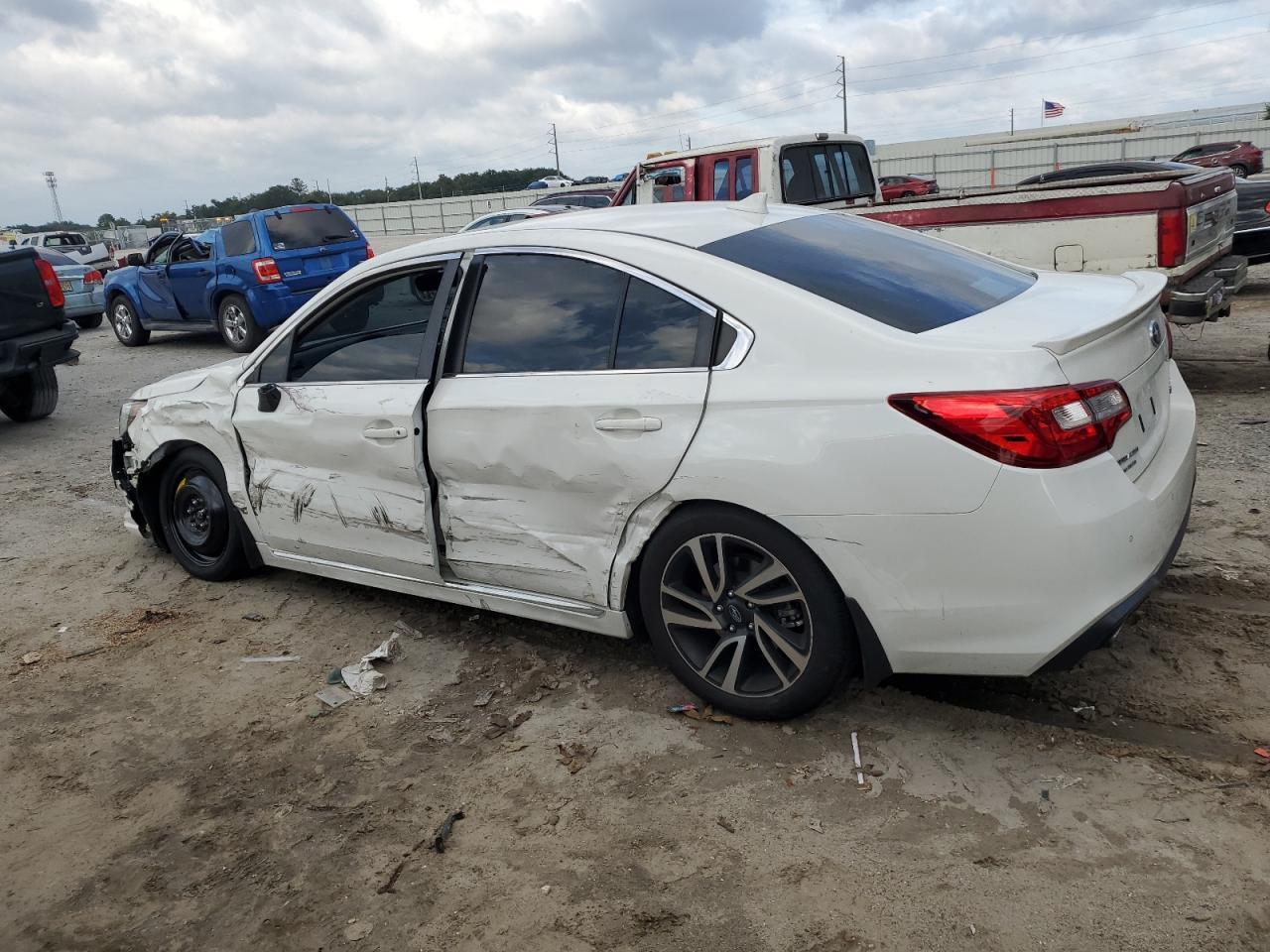 2019 SUBARU Legacy